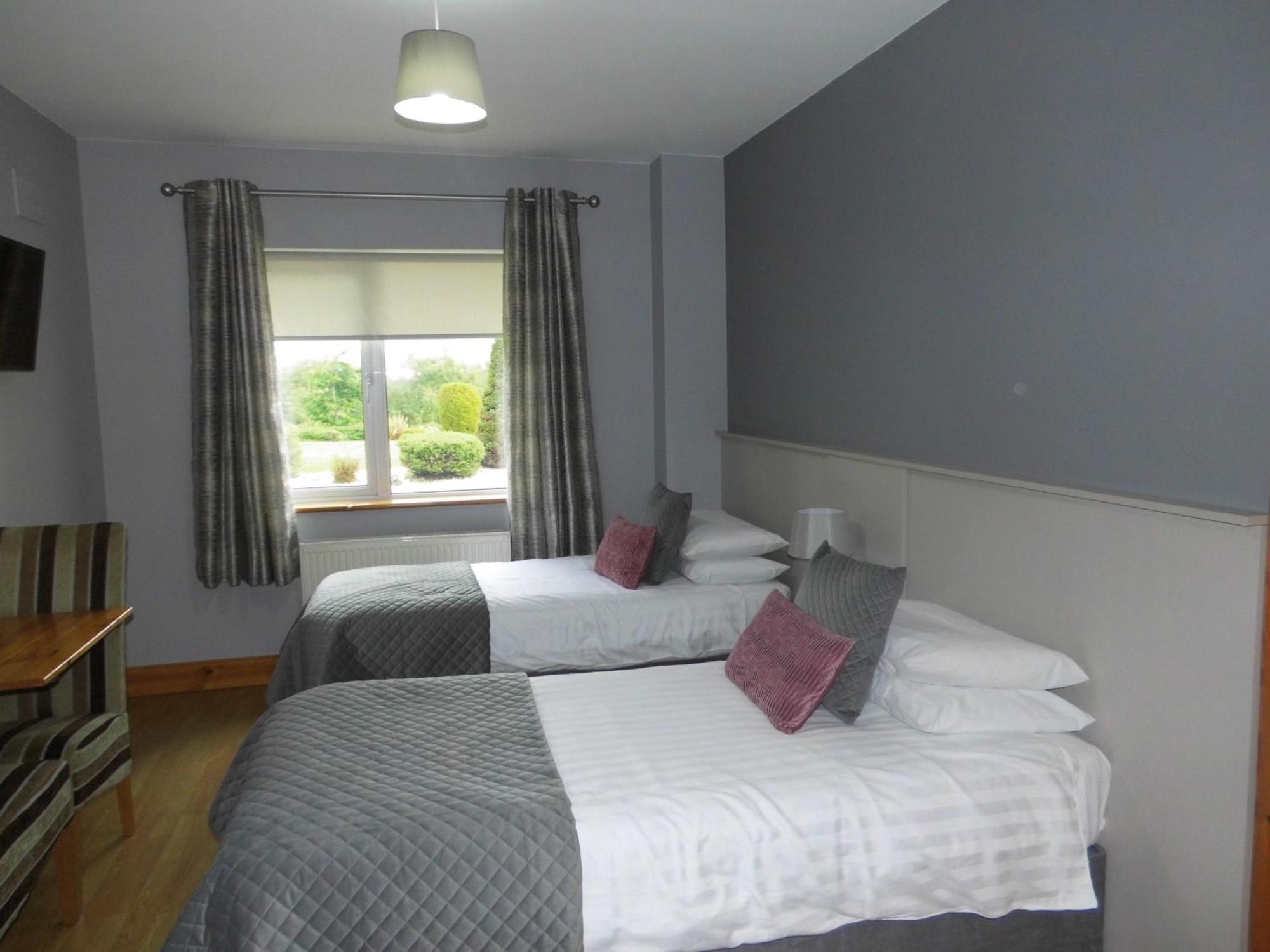 Eas Dun Lodge Donegal Town ภายนอก รูปภาพ
